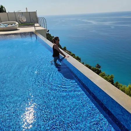 Okeanos Luxury - * Athanion