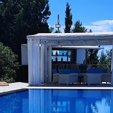 Луксозна вила Okeanos Vine Luxury