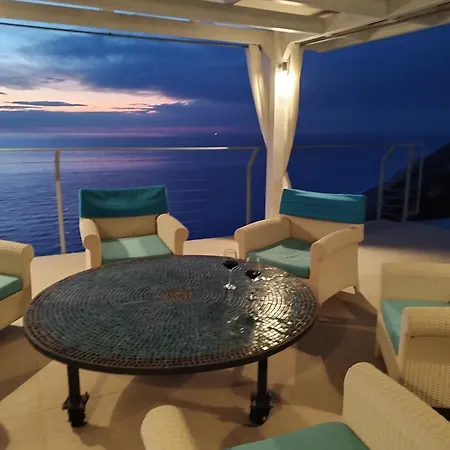 Okeanos Vine Luxury