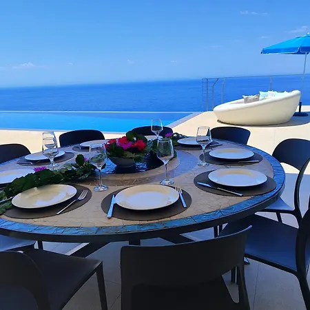 Луксозна вила Okeanos Vine Luxury