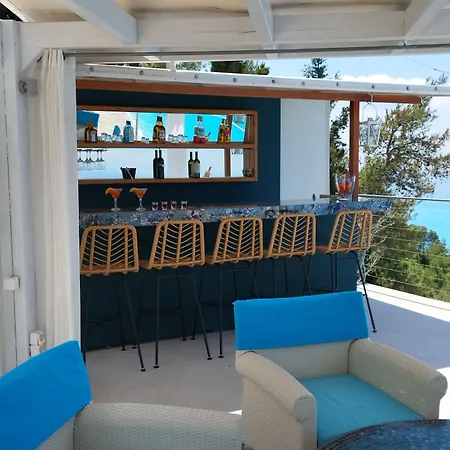 Okeanos Vine Luxury Athánion